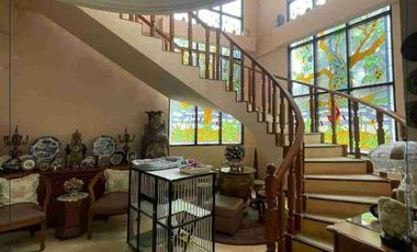 Dijual Rumah Luas Teduh dan Nyaman di Jakarta Barat
