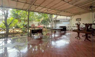 Dijual Rumah Luas Teduh dan Nyaman di Jakarta Barat