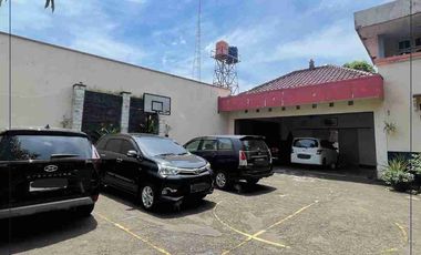 Dijual Rumah Luas Teduh dan Nyaman di Jakarta Barat