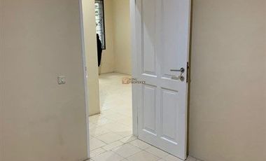 Strategis Sewa Rumah 2Lt. Unfurnished di Taman Ubud Karawaci Minimal sewa 2 Tahun Akses ke Lippo Mall Karawaci, Pintu Tol, Kampus UPH