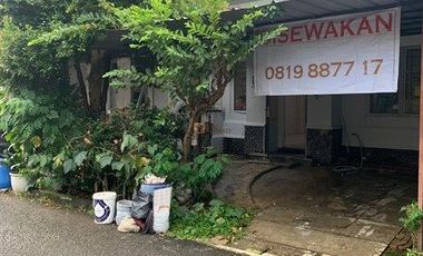 Strategis Sewa Rumah 2Lt. Unfurnished di Taman Ubud Karawaci Minimal sewa 2 Tahun Akses ke Lippo Mall Karawaci, Pintu Tol, Kampus UPH
