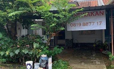 Strategis Sewa Rumah 2Lt. Unfurnished di Taman Ubud Karawaci Minimal sewa 2 Tahun Akses ke Lippo Mall Karawaci, Pintu Tol, Kampus UPH