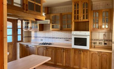 SE ARRIENDA HERMOSA CASA SIN MUEBLES EN VILLA CERRADA - SECTOR TOTTUS LOS CARRERAS