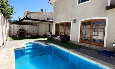 SE ARRIENDA HERMOSA CASA SIN MUEBLES EN VILLA CERRADA - SECTOR TOTTUS LOS CARRERAS