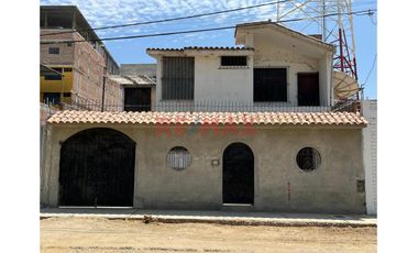 Venta De Amplia Casa En Urb. Monterrico//ID: 1178350