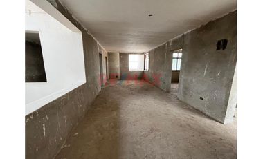 Venta De Amplia Casa En Urb. Monterrico//ID: 1178350