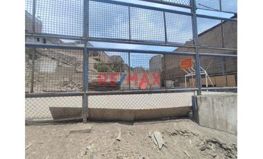 TERRENO CON UBICACIÓN PRIVILEGIADA CERCA A LA UNIVERSIDAD RICARDO PALMA Y PARQUE DE LA AMISTAD