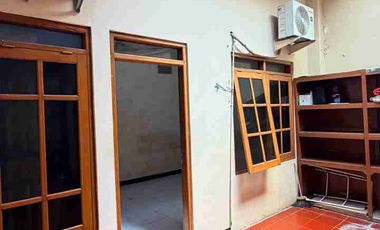 RUMAH NYAMAN DAN STRATEGIS DENGAN TANAH LUAS DALAM RINGROAD DI DEKAT GEDONGKUNING