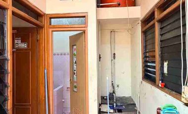 RUMAH NYAMAN DAN STRATEGIS DENGAN TANAH LUAS DALAM RINGROAD DI DEKAT GEDONGKUNING