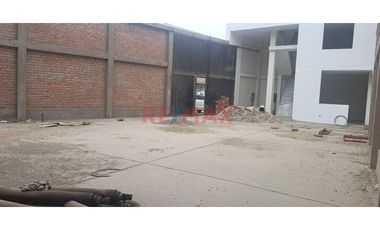 Terreno Urbano Cercado Con Oficinas