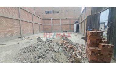 Terreno Urbano Cercado Con Oficinas
