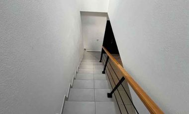 Casa en RENTA Amueblada en Toluca. Cercana a aeropuerto y a parques industriales.