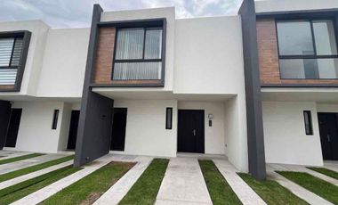 Casa en RENTA Amueblada en Toluca. Cercana a aeropuerto y a parques industriales.