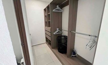 Casa en RENTA Amueblada en Toluca. Cercana a aeropuerto y a parques industriales.