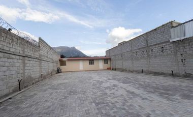 Renta Local Comercial/galpón - Bodega Peguche Panamericana E35