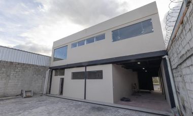 Renta Local Comercial/galpón - Bodega Peguche Panamericana E35