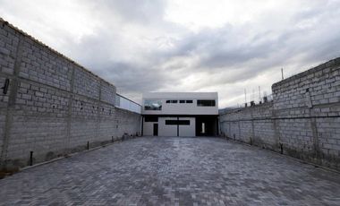 Renta Local Comercial/galpón - Bodega Peguche Panamericana E35