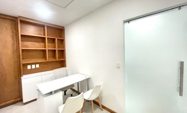 Consultorio en venta para estrenar en Capital Park con estacionamiento