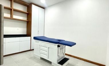 Consultorio en venta para estrenar en Capital Park con estacionamiento