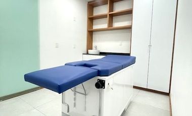 Consultorio en venta para estrenar en Capital Park con estacionamiento