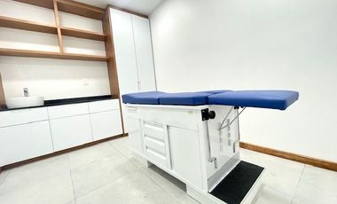 Consultorio en venta para estrenar en Capital Park con estacionamiento