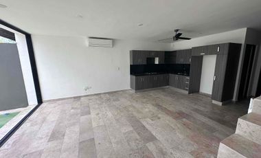 casa tipo townhouse en renta en privada con amenidades alberca seguridad gertrudis copo norte merida yucatan