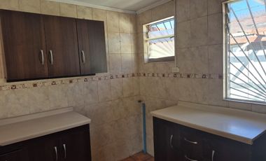 Se arrienda gran casa en sector el sendero, quillota