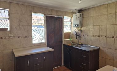 Se arrienda gran casa en sector el sendero, quillota