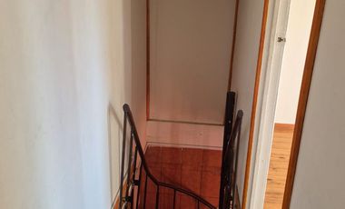 Se arrienda casa de dos piso en esquina, La calera