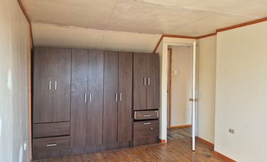 Se arrienda casa de dos piso en esquina, La calera