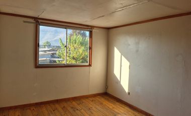 Se arrienda casa de dos piso en esquina, La calera