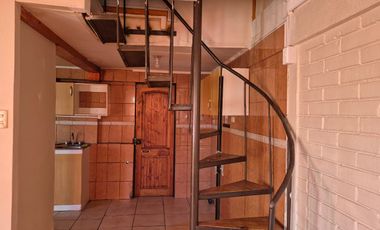 Se arrienda casa de dos piso en esquina, La calera