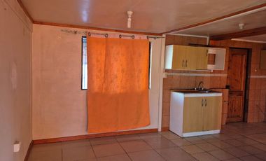 Se arrienda casa de dos piso en esquina, La calera