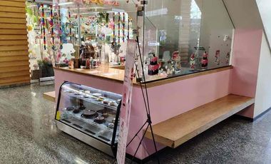 ISLA EN RENTA PLAZA CORNER