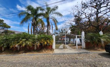 EXCELENTE CASA DE CAMPO EN CLUB DE LA UDG (FRACC. HDA. LA HERRADURA)