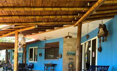 Bella Casa vista al mar sobre Loma