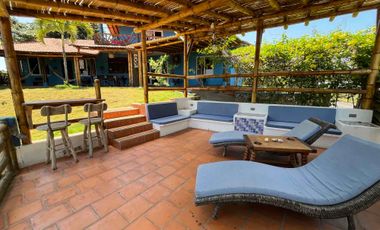 Bella Casa vista al mar sobre Loma