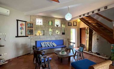 Bella Casa vista al mar sobre Loma