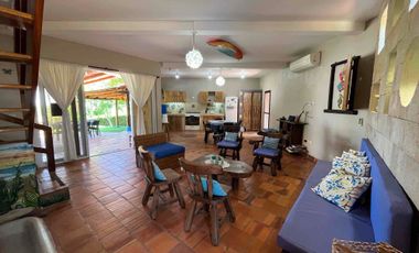 Bella Casa vista al mar sobre Loma