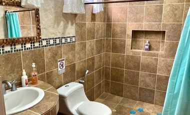 Bella Casa vista al mar sobre Loma