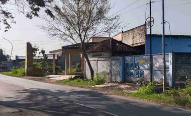 Dijual via lelang gudang di raya Benjeng gresik