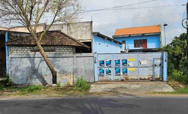 Dijual via lelang gudang di raya Benjeng gresik