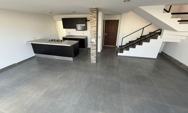 Excelente Casa (Dentro de Fracc. y dentro de Coto)