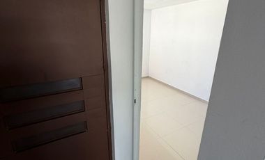 Excelente Casa (Dentro de Fracc. y dentro de Coto)