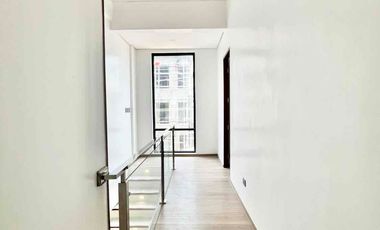 Beautiful Corner House & Lot for Sale - Congressional Avenue, Sanville, Visayas Avenue