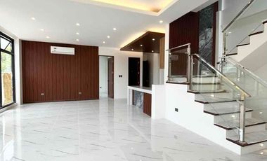 Beautiful Corner House & Lot for Sale - Congressional Avenue, Sanville, Visayas Avenue