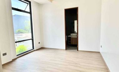 Beautiful Corner House & Lot for Sale - Congressional Avenue, Sanville, Visayas Avenue