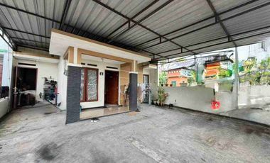 rumah strategis buat hunian dan usaha tepi jalan dekat kampus Akfis Colomadu