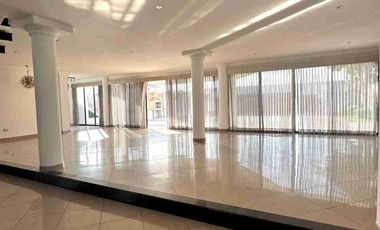 Casa de venta o alquiler en Urb. Biblos
Km 2 vía samborondón