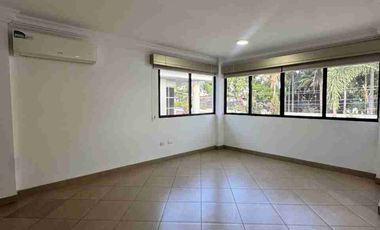 Casa de venta o alquiler en Urb. Biblos
Km 2 vía samborondón